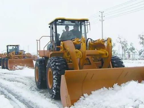 装载机出租铲雪作业